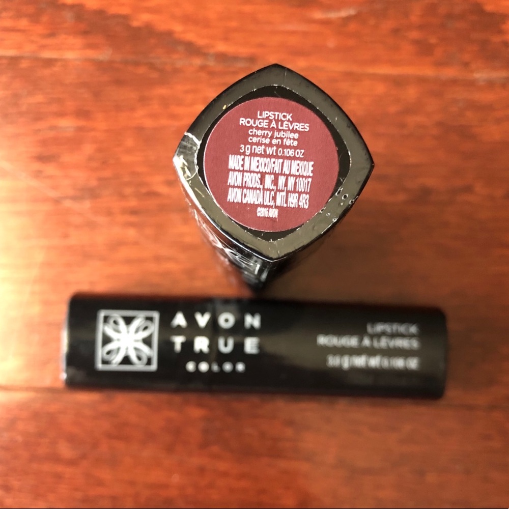 New and sealed Avon true colors lipstick